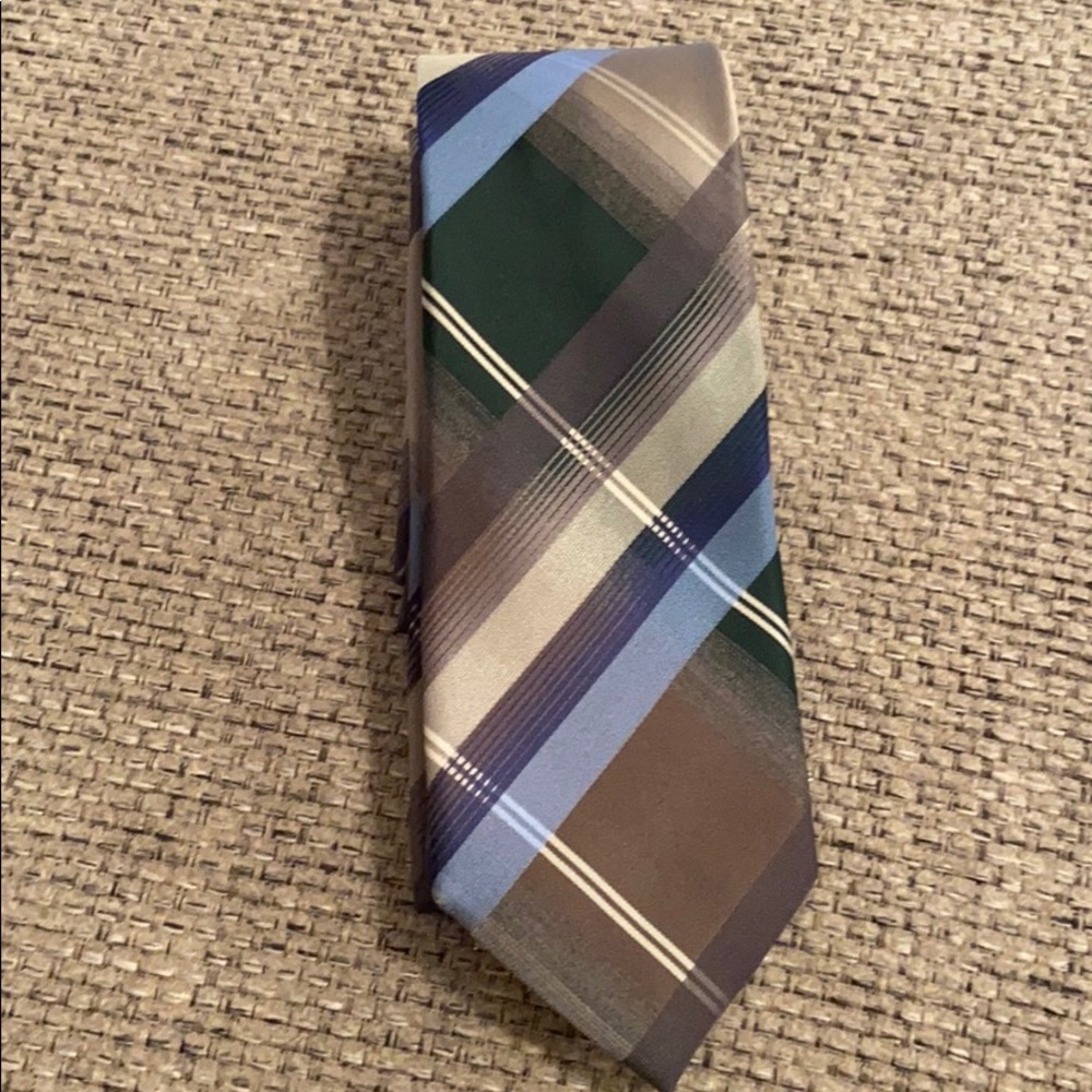 Men’s Tie - Picture 3 of 3